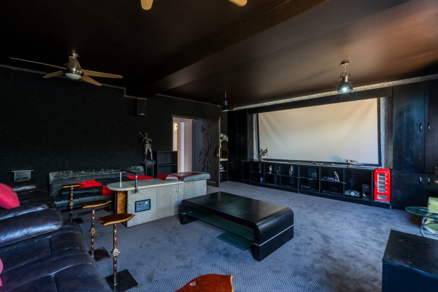 7 Bedroom Property for Sale in Outeniqua Strand Western Cape